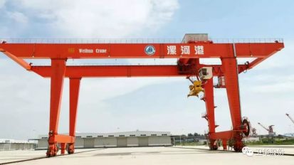   衛(wèi)華起重，飛天入海！